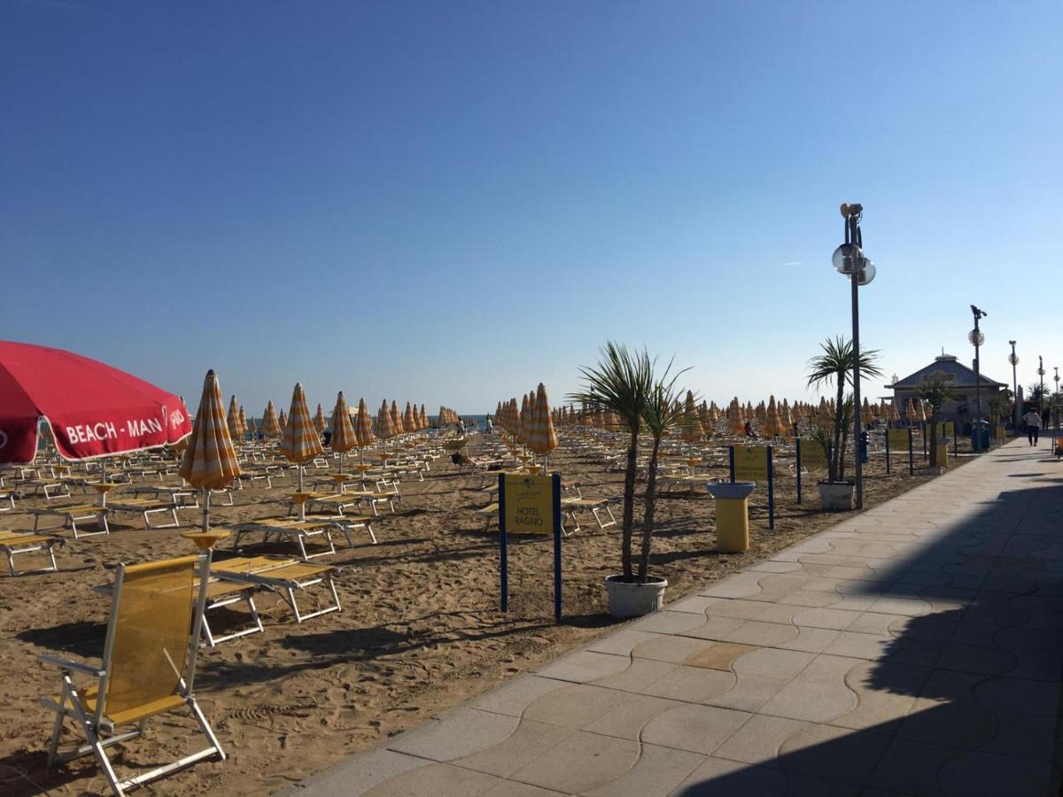 Ferienwohnung App. Marcopolo - 100Mt Dal Mare Lido di Jesolo Exterior foto